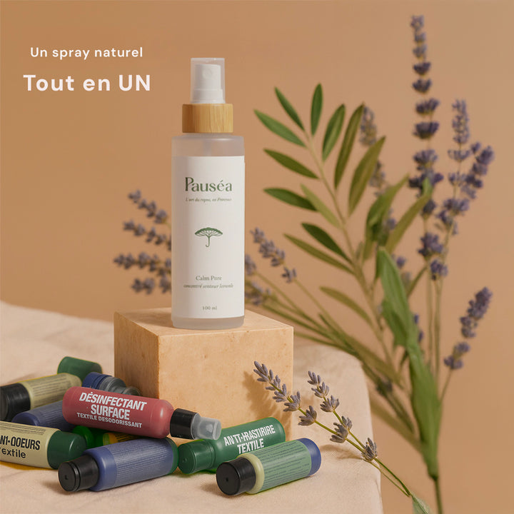Spray Calm Pure Pauséa posé sur bloc de pierre, comparé à plusieurs produits chimiques concurrents, mise en avant d’un spray naturel tout-en-un.